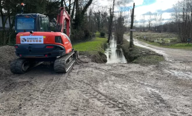 Création de fossés et tranchées pour raccordement, Ambérieu-en-Bugey, BOMBOURG TP