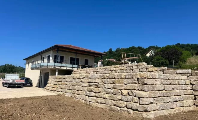 Travaux d'enrochement, Ambérieu-en-Bugey, BOMBOURG TP